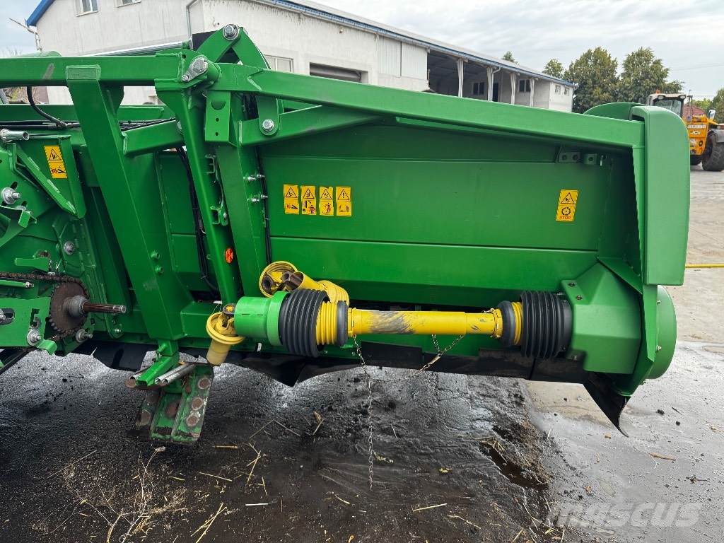 John Deere 608 C رؤوس الحصادات الدراسات