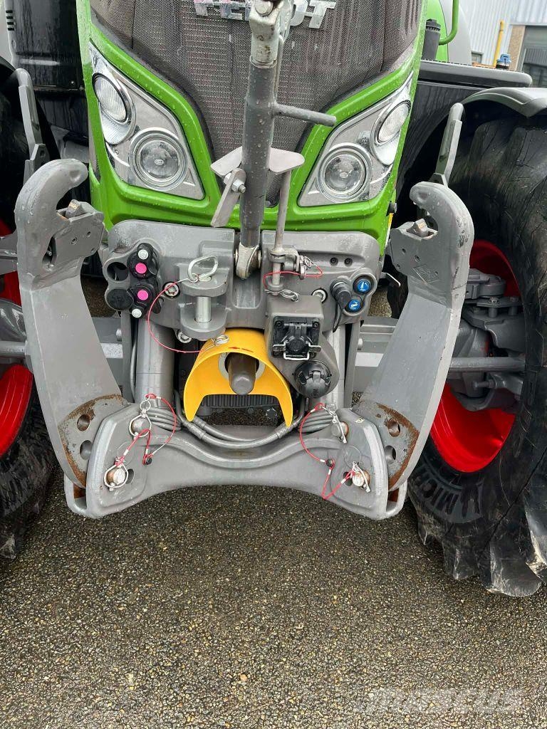 Fendt 724 PROFI PLUS GEN6 Traktori