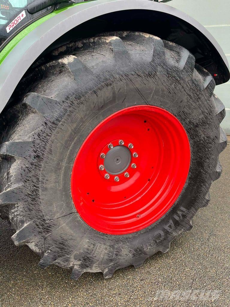Fendt 724 PROFI PLUS GEN6 Трактори