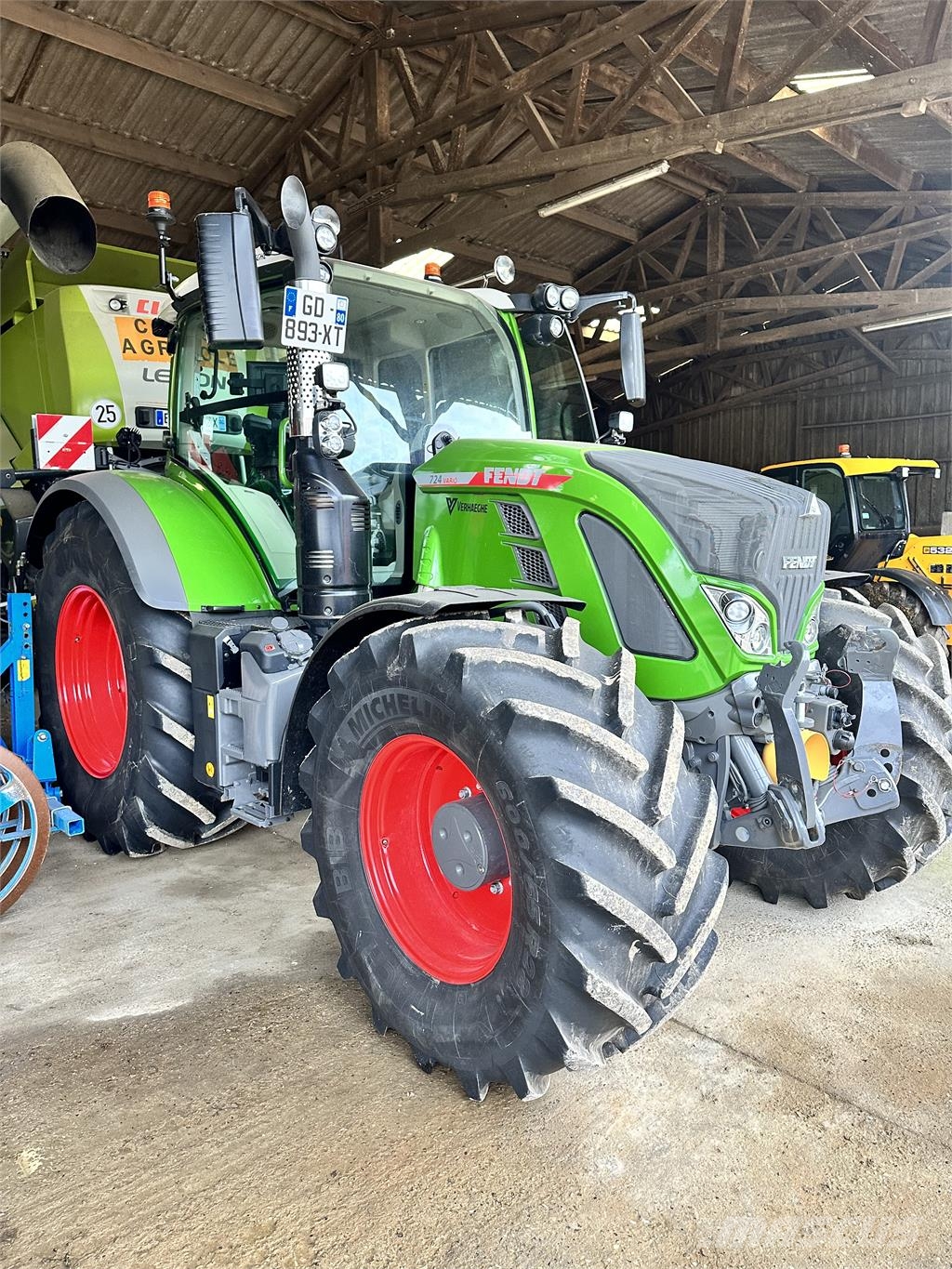 Fendt 724 PROFI PLUS GEN6 Трактори