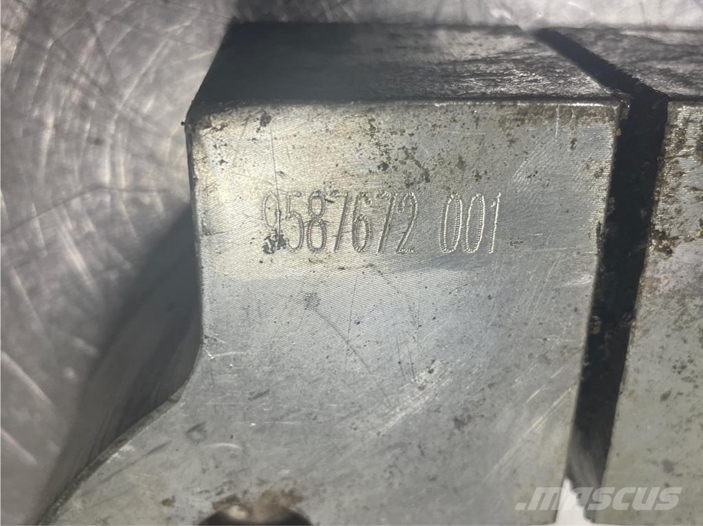 Liebherr LH80-9587672-Clamping Nut/Klemmmutter/klemmoer Nooled ja varred