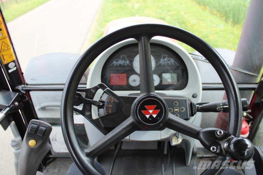 Massey Ferguson 6480 met Herder Grenadier 518LS Tractors