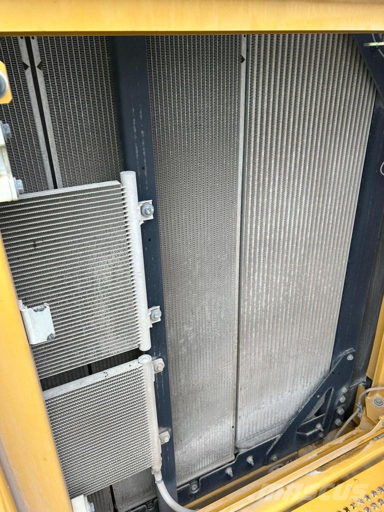CAT 390 FL LRE Excavadoras sobre orugas
