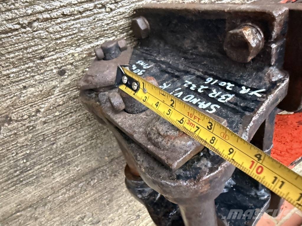 Sandvik BR222 1,2 - 2,4 t Hydraulic Breaker مطارق / كسارات