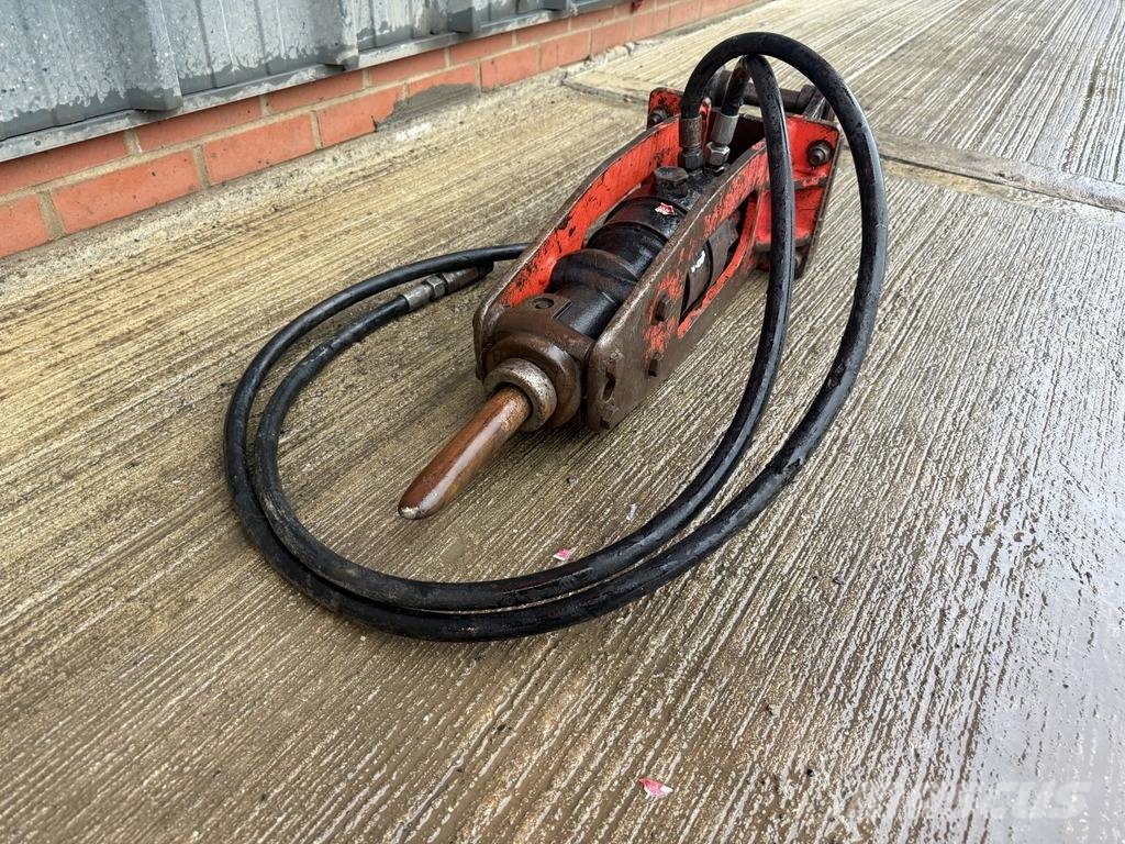 Sandvik BR222 1,2 - 2,4 t Hydraulic Breaker مطارق / كسارات