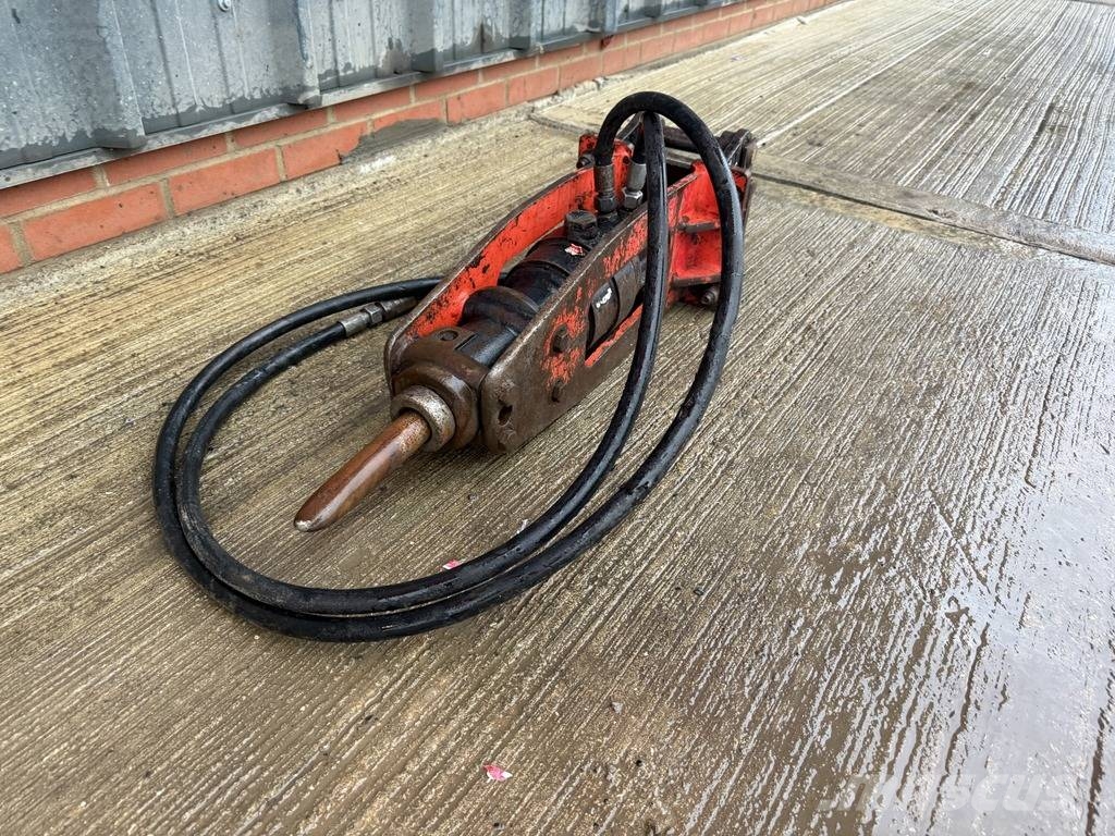 Sandvik BR222 1,2 - 2,4 t Hydraulic Breaker مطارق / كسارات