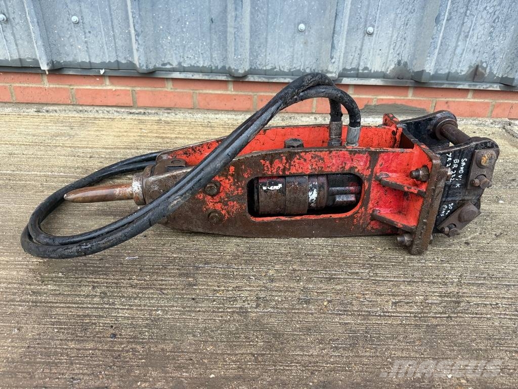 Sandvik BR222 1,2 - 2,4 t Hydraulic Breaker مطارق / كسارات