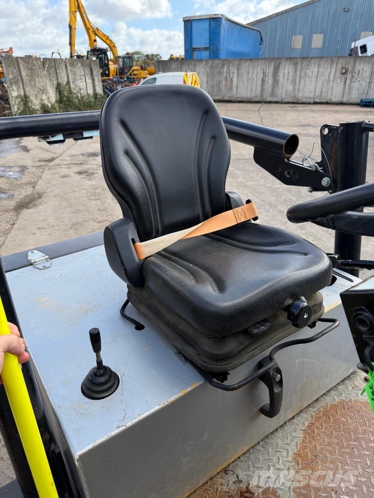 Mecalac TA 3 H Vehículos compactos de volteo