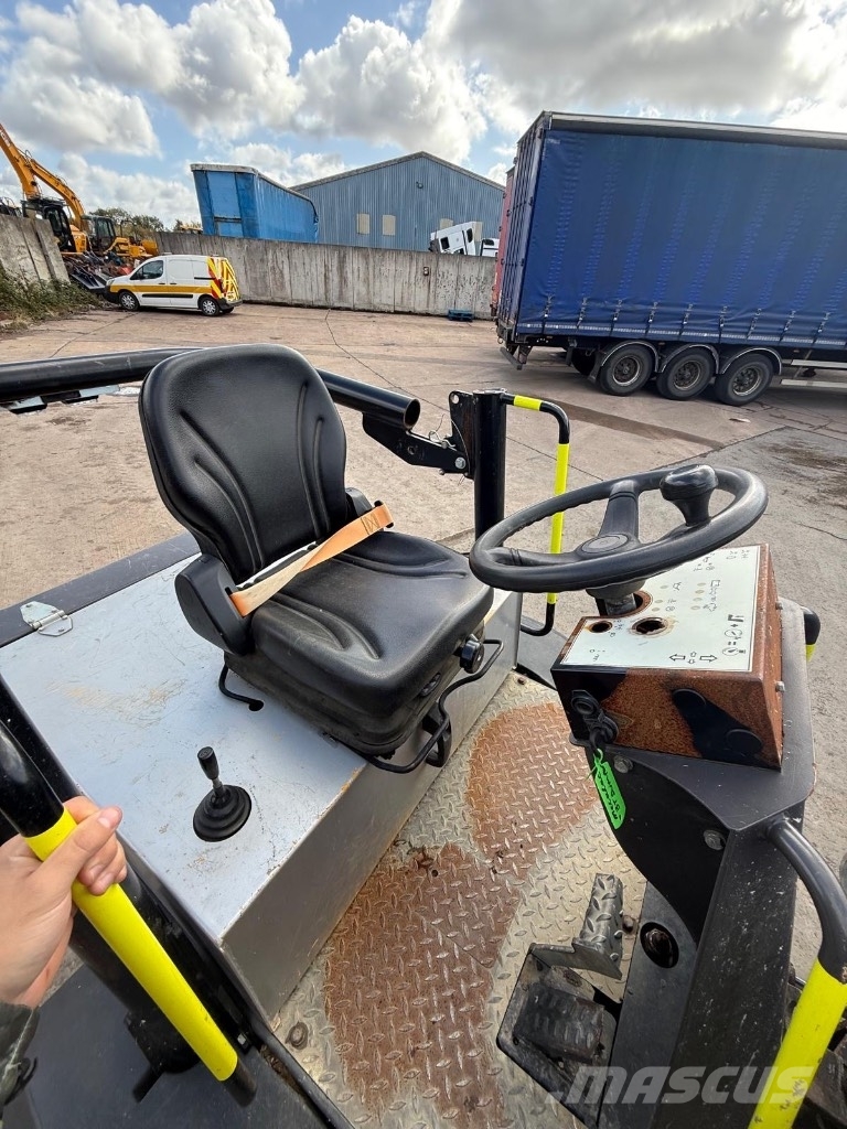 Mecalac TA 3 H Vehículos compactos de volteo