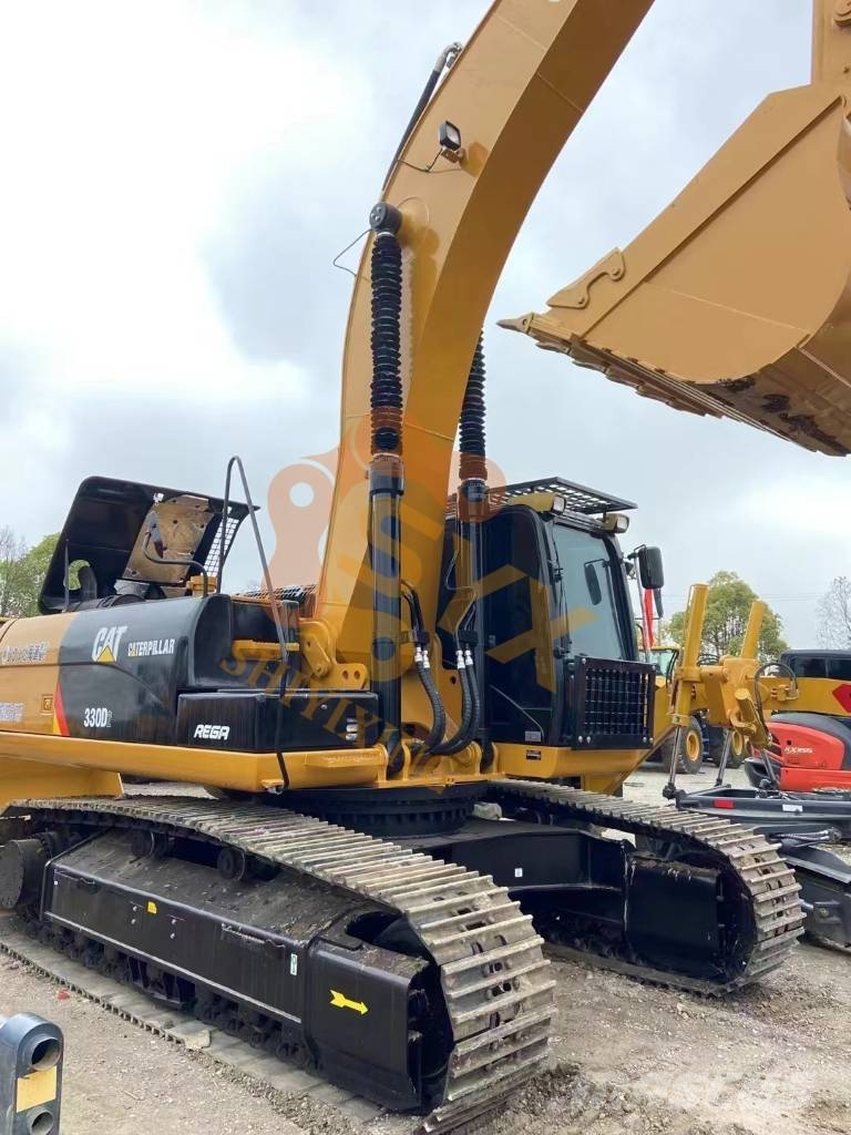 CAT 330 D2 履带挖掘机