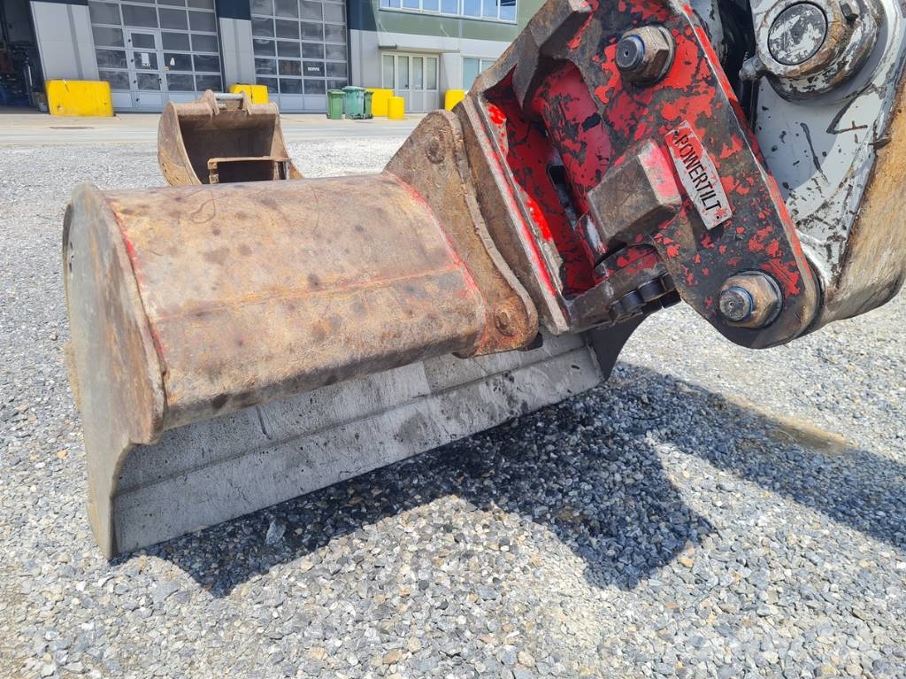 Takeuchi TB 2150 Bageri guseničari