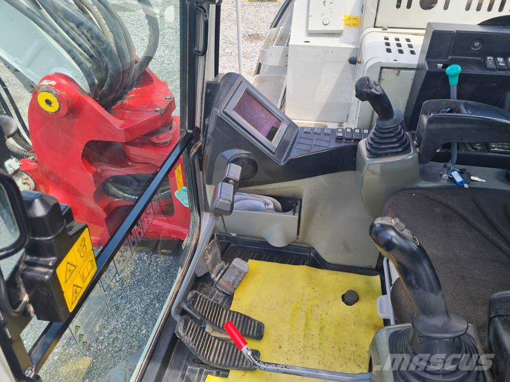 Takeuchi TB 2150 Bageri guseničari