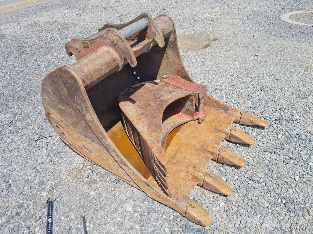 Takeuchi TB 2150 Bageri guseničari
