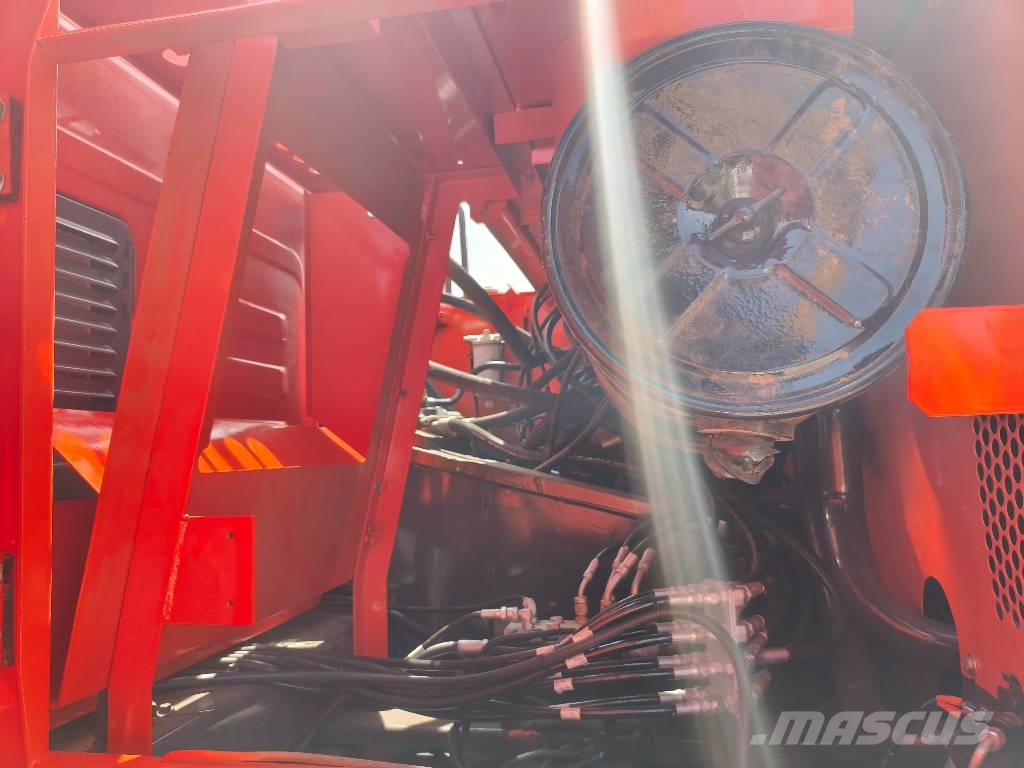 Doosan DX 340 LC Bagri goseničarji