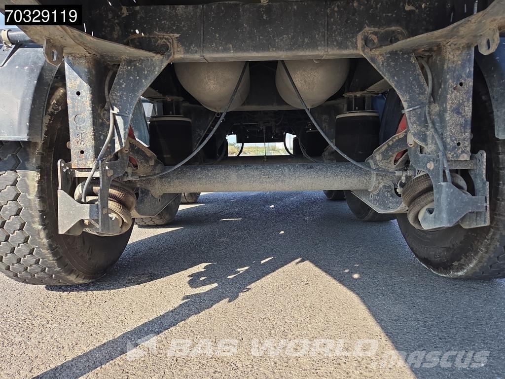 Schwarzmüller SK 3 axles Lift Axle Steel Tipptrailer