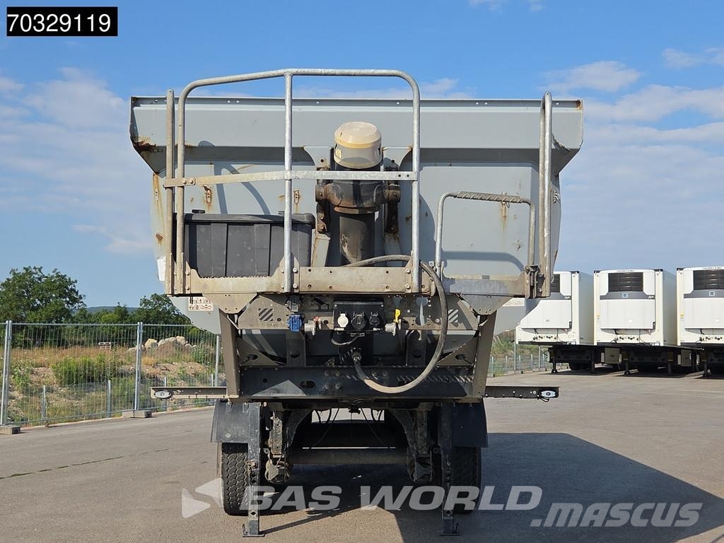 Schwarzmüller SK 3 axles Lift Axle Steel Tipptrailer