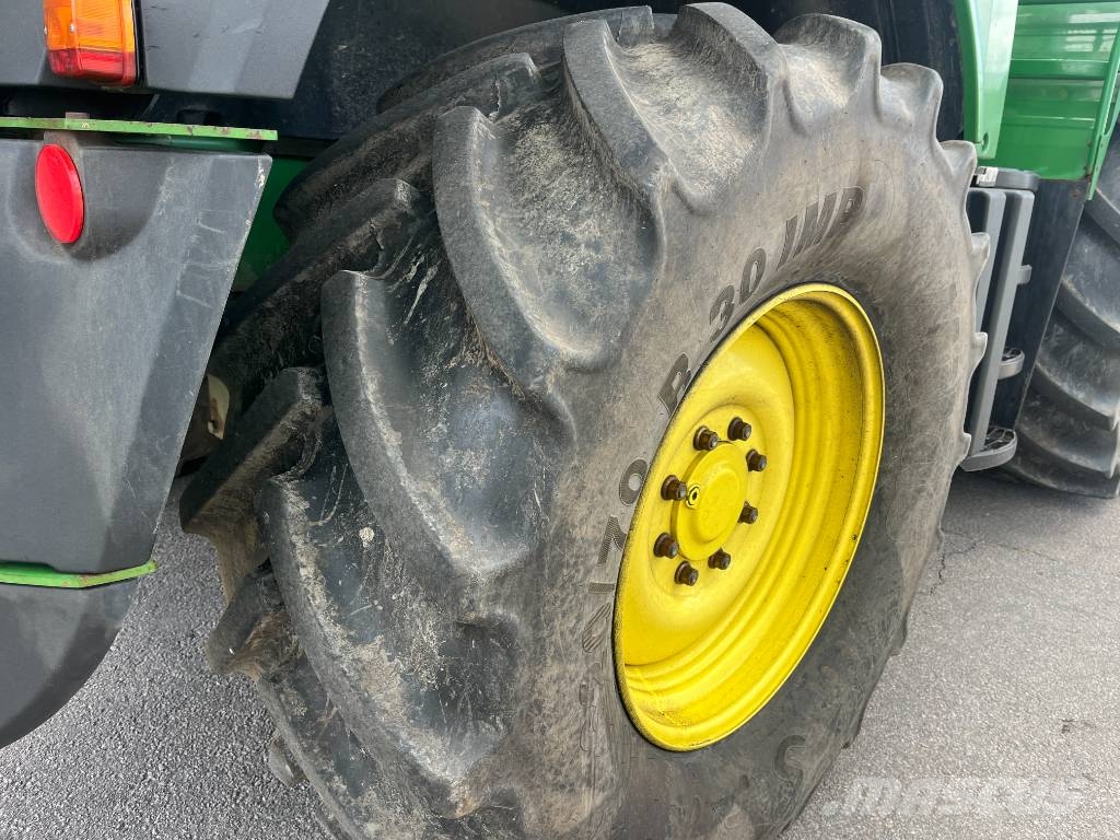 John Deere 8100 Forage harvesters