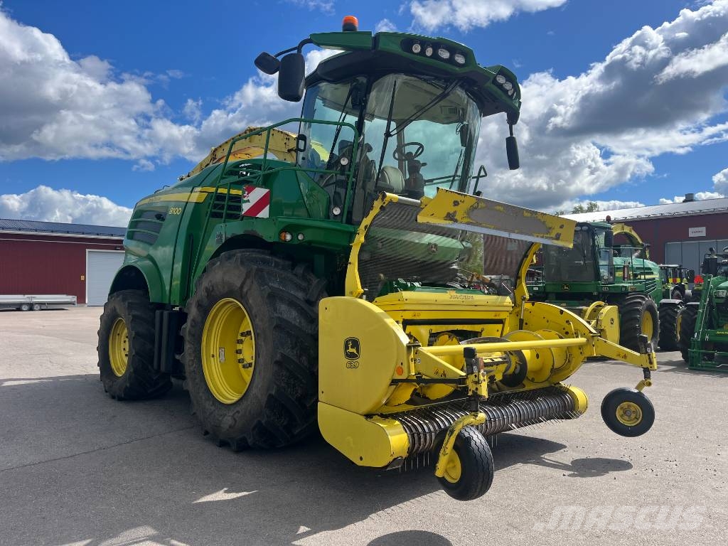 John Deere 8100 Forage harvesters