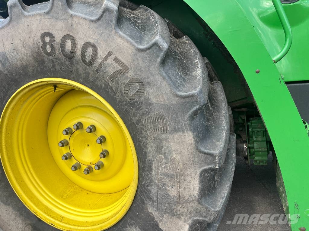 John Deere 8100 Forage harvesters