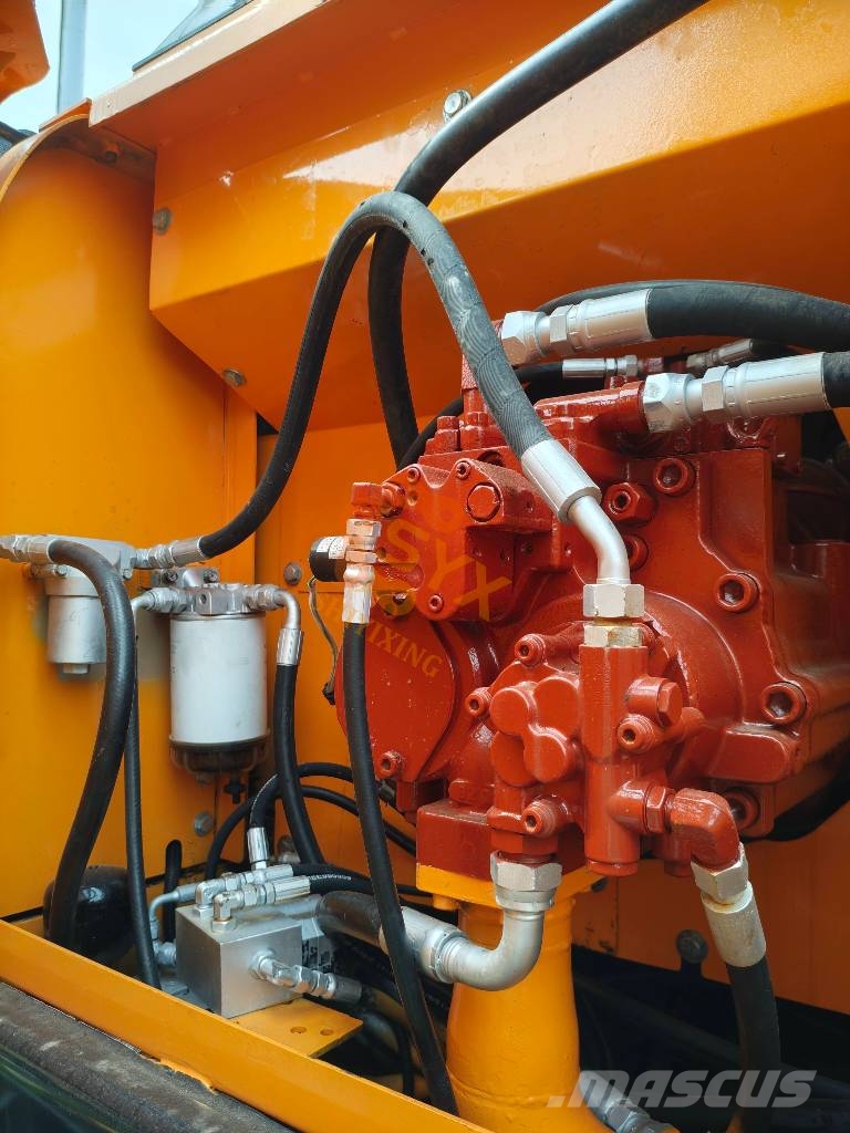Hyundai R210W-9 Ekskavatori uz riteņiem