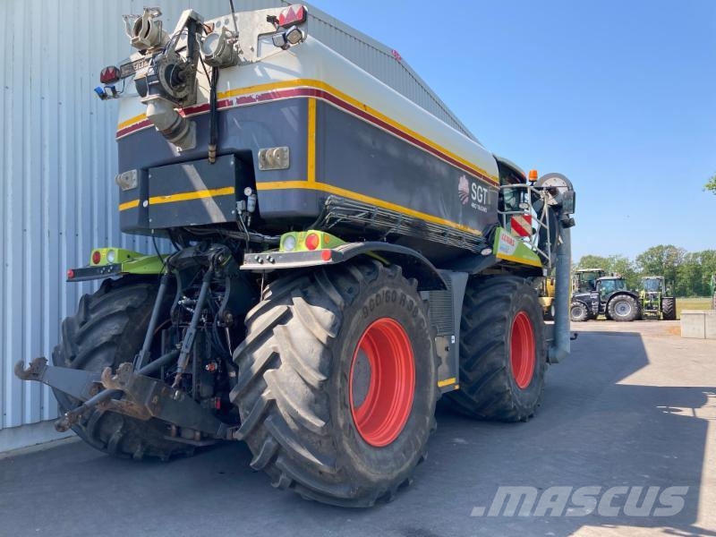 CLAAS XERION 4000 SADDLE TRAC 트랙터