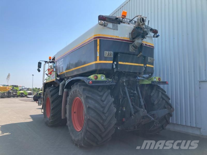 CLAAS XERION 4000 SADDLE TRAC 트랙터
