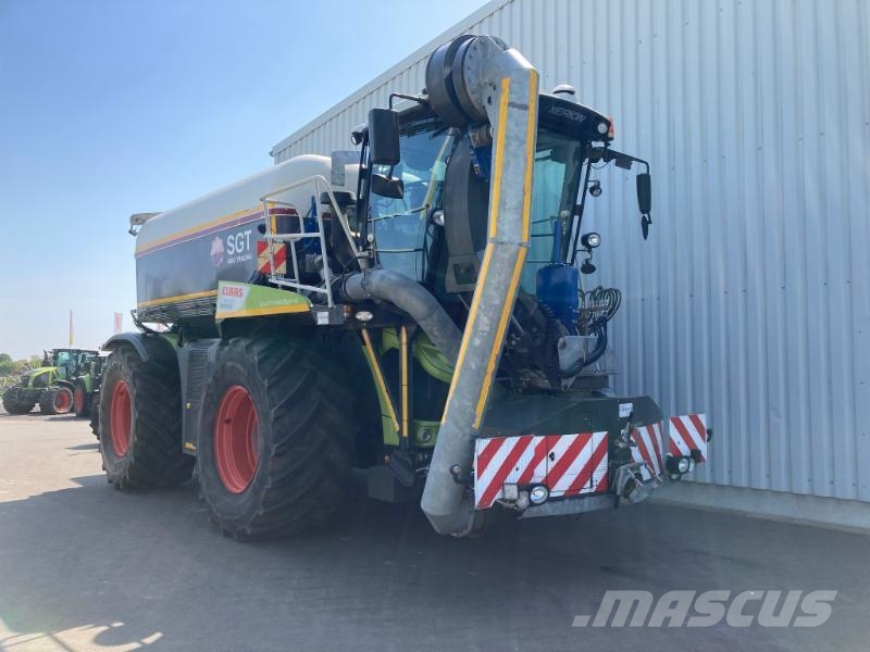 CLAAS XERION 4000 SADDLE TRAC 트랙터