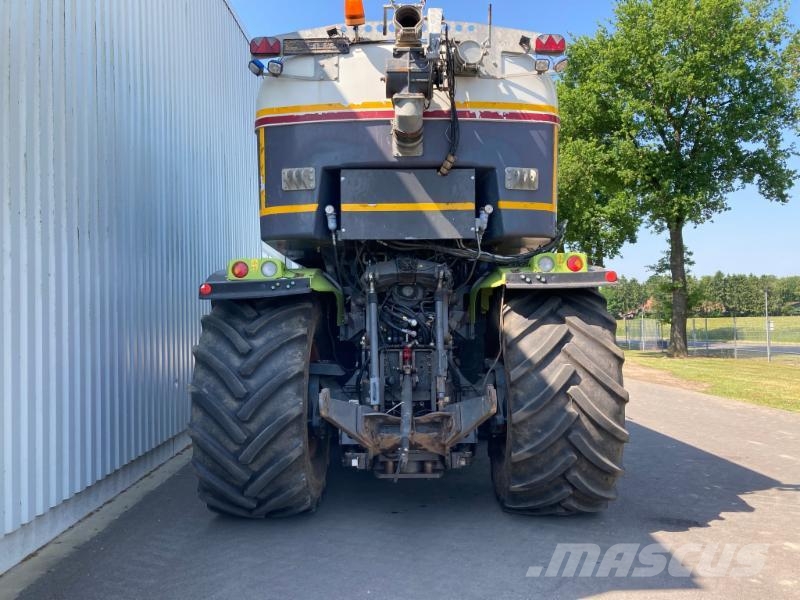 CLAAS XERION 4000 SADDLE TRAC 트랙터