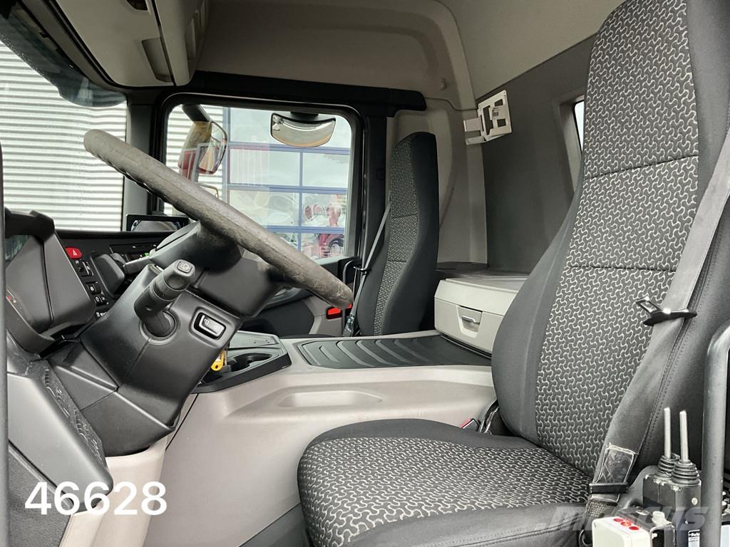 Scania P 360 HMF 22 Tonmeter laadkraan Rol kiper kamioni s kukama za dizanje
