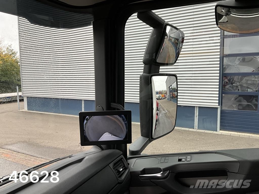 Scania P 360 HMF 22 Tonmeter laadkraan Vrachtwagen met containersysteem