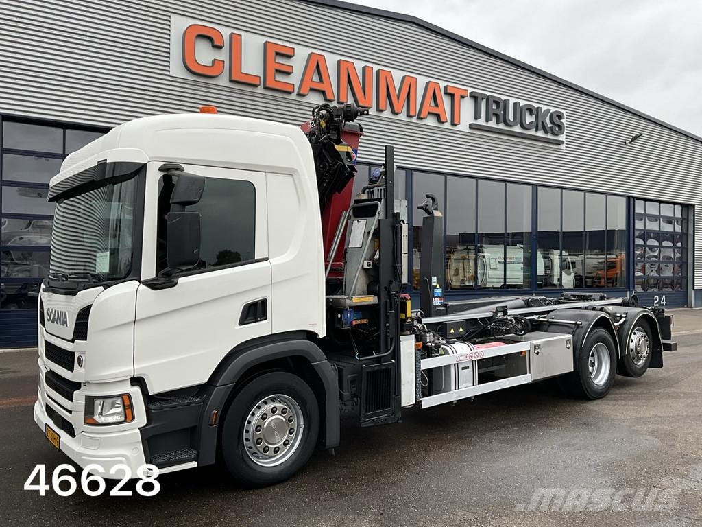 Scania P 360 HMF 22 Tonmeter laadkraan Vrachtwagen met containersysteem