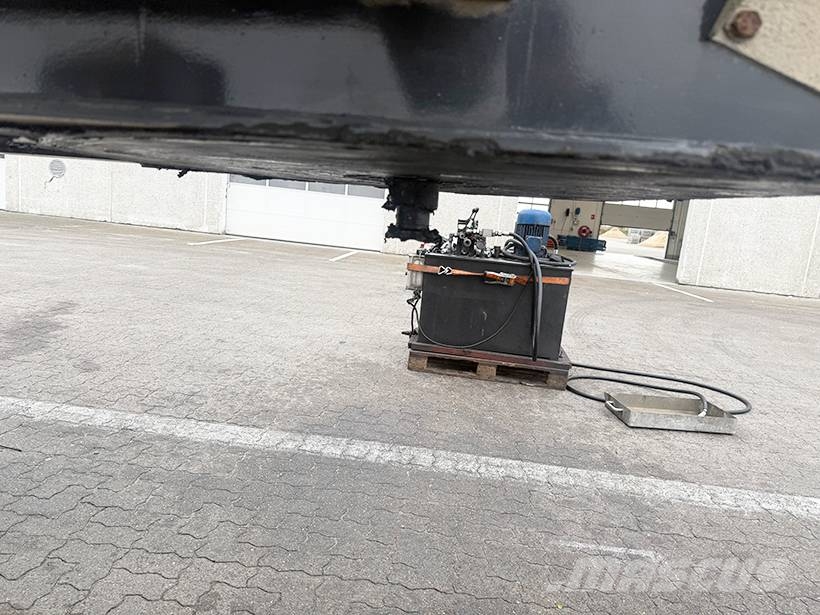 MTDK 4 Axle Tipper / Alukastenmulde Kipper 37m3 Semirremolques de volteo