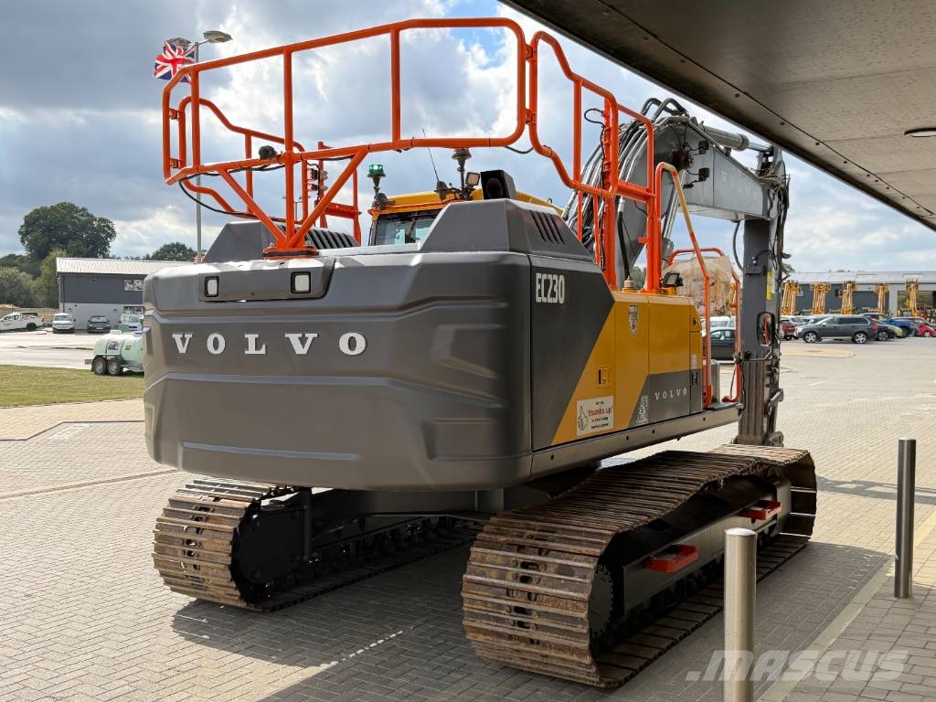 Volvo EC 230 FL5 حفارات زحافة