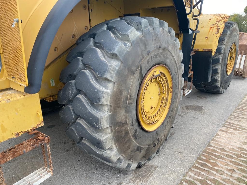 CAT 980H لوادر بعجل