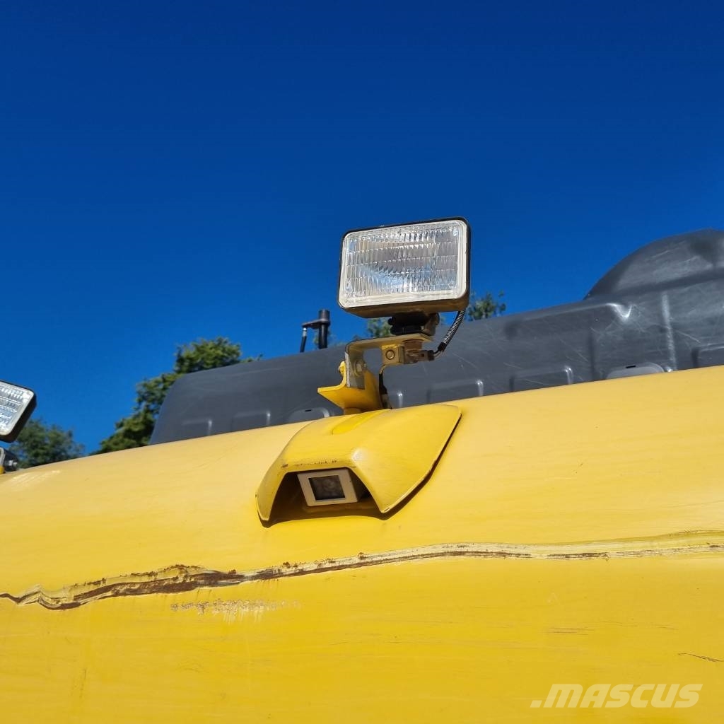 Komatsu PC 210 LC-11 履带挖掘机