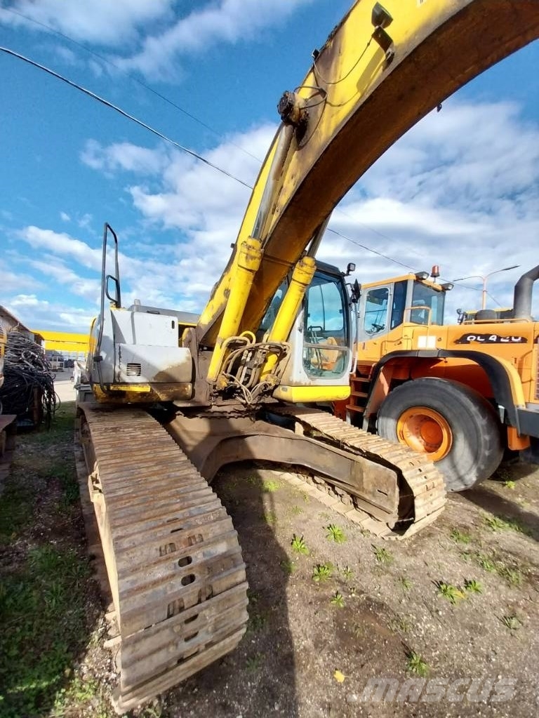 New Holland E 305 Paletli ekskavatörler