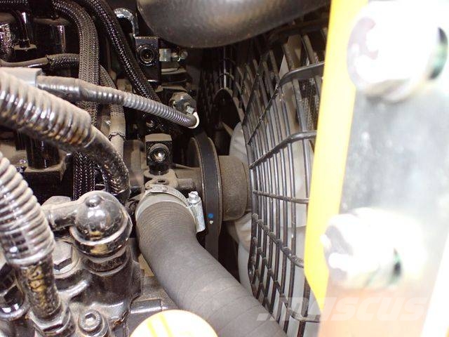 PC PC30MR‑5 حفارات زحافة