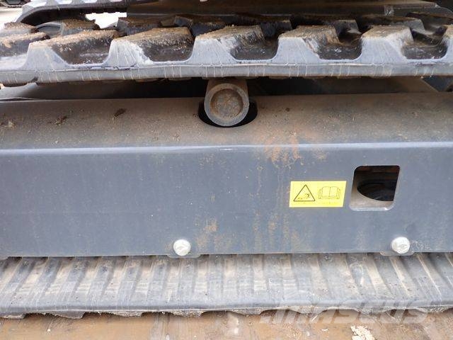 PC PC30MR‑5 حفارات زحافة
