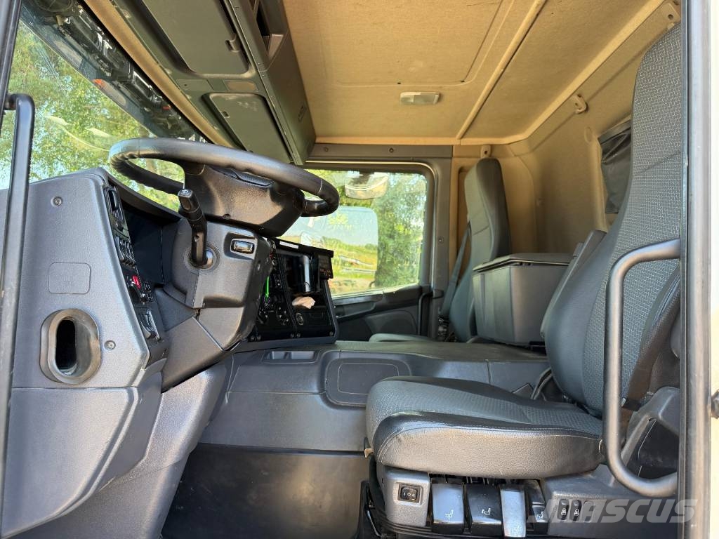 Scania P 410 Camiones aspiradores/combi