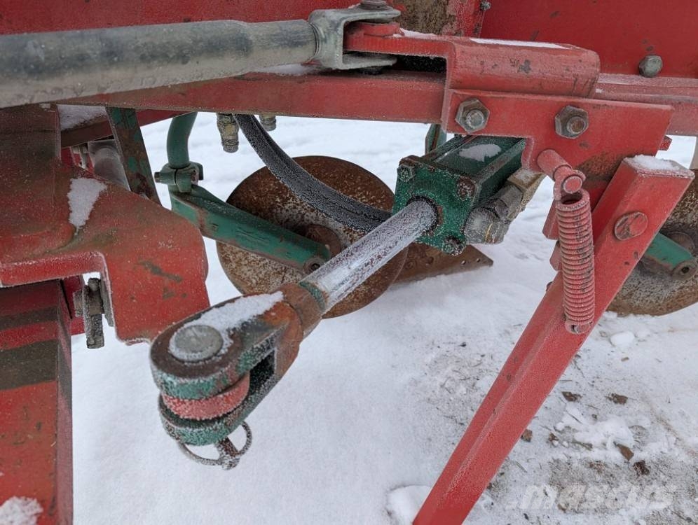 Kverneland AD-85 Variomat Charrue non réversible