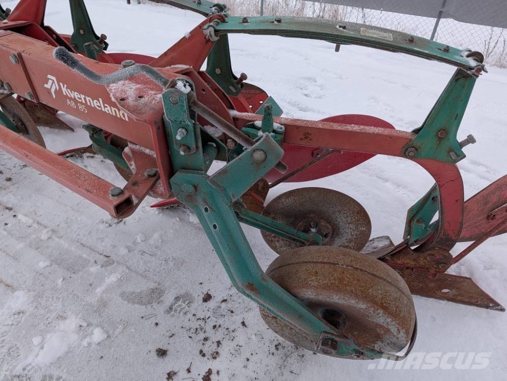 Kverneland AD-85 Variomat Charrue non réversible