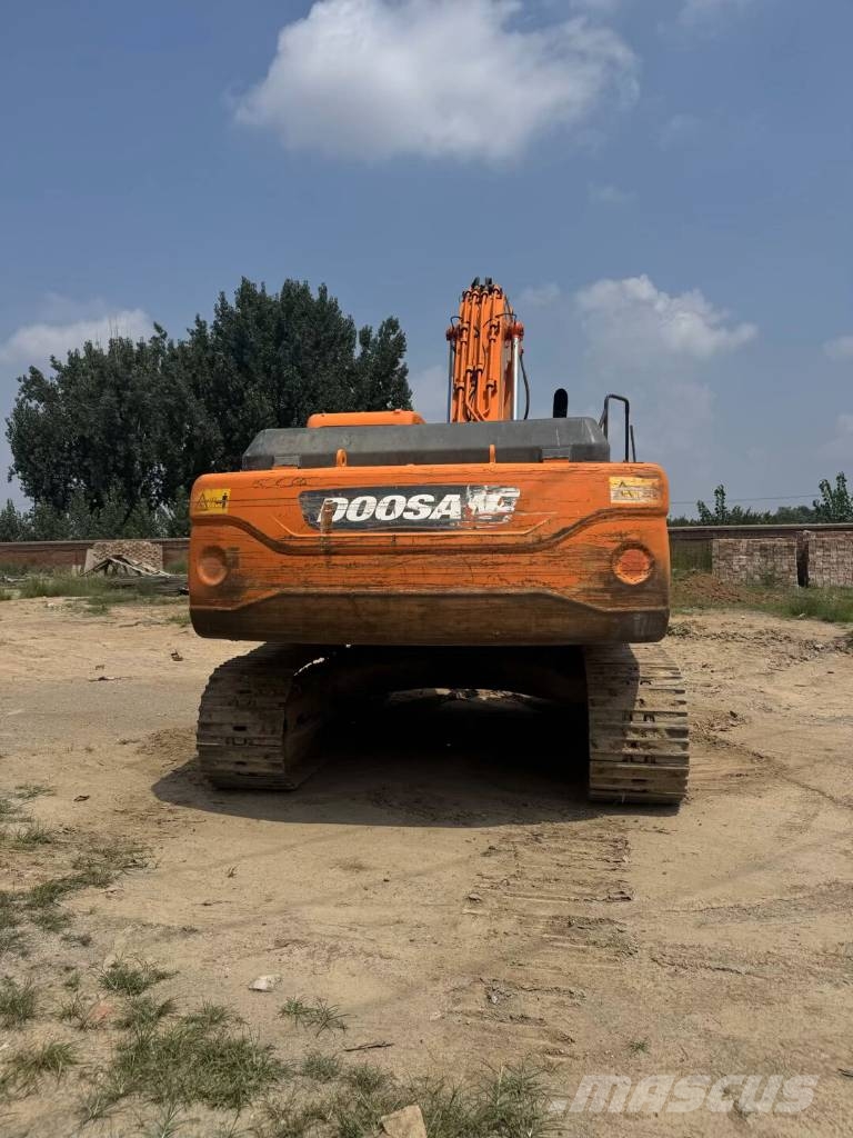 Doosan DX 300 Bagri goseničarji