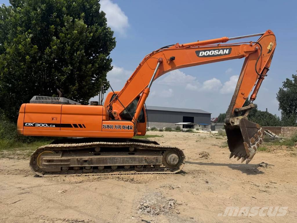 Doosan DX 300 Bagri goseničarji
