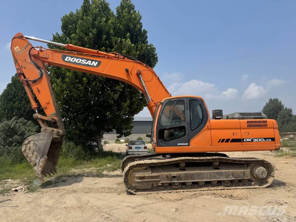 Doosan DX 300 Bagri goseničarji