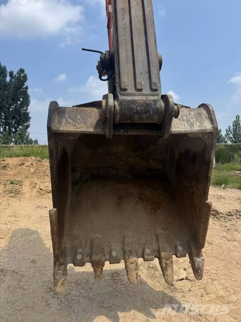 Doosan DX 300 Bagri goseničarji