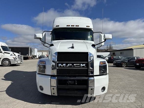 Mack ANTHEM 64T Τράκτορες
