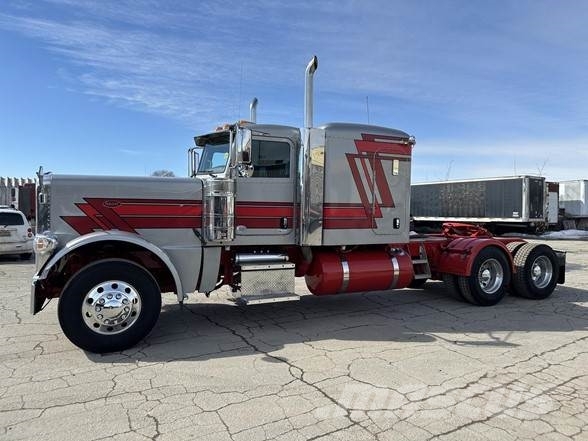 peterbilt-389,150113361002_8.jpg
