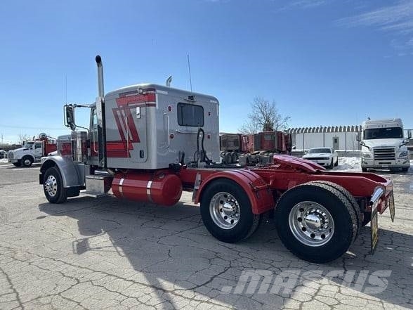 Peterbilt 389 Trekkers