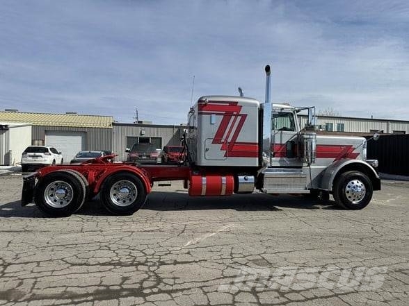 Peterbilt 389 Trekkers