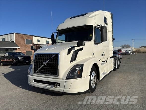 Volvo VNL64T670 Tegljači